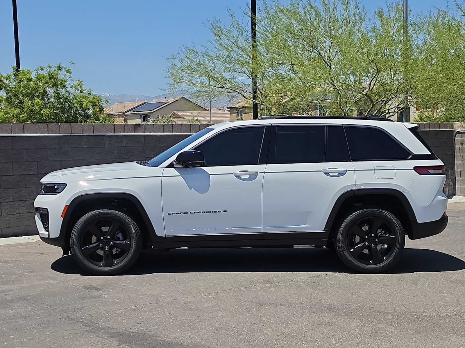 Thumbnail: 2026 Jeep Grand Cherokee - 5