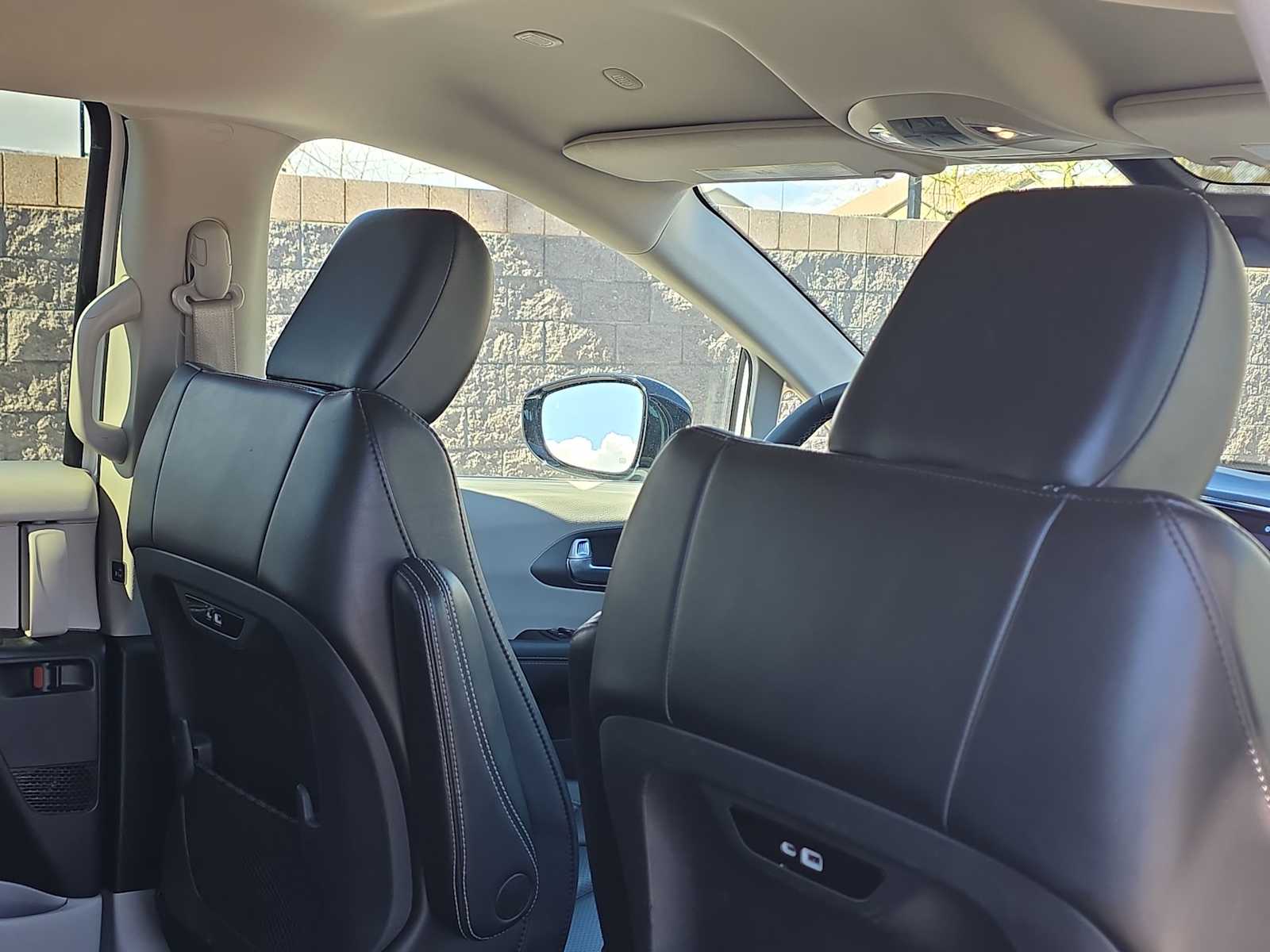 Thumbnail: 2024 Chrysler Pacifica - 16