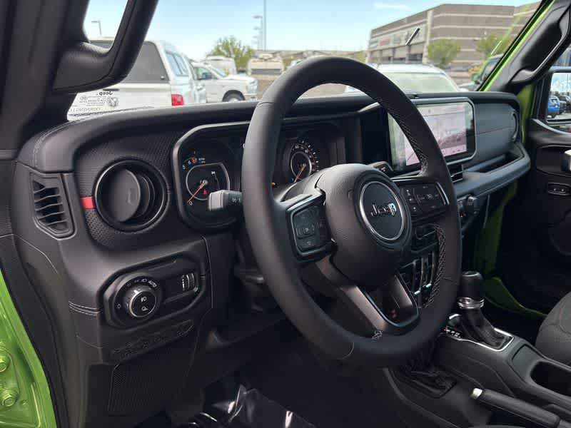 Thumbnail: 2025 Jeep Gladiator - 10