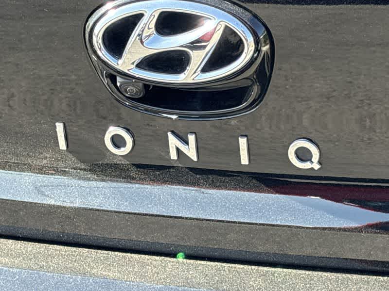 Thumbnail: 2020 Hyundai Ioniq - 11