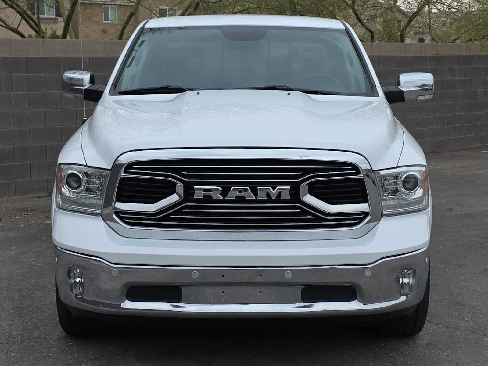 Thumbnail: 2019 RAM 1500 Classic - 4