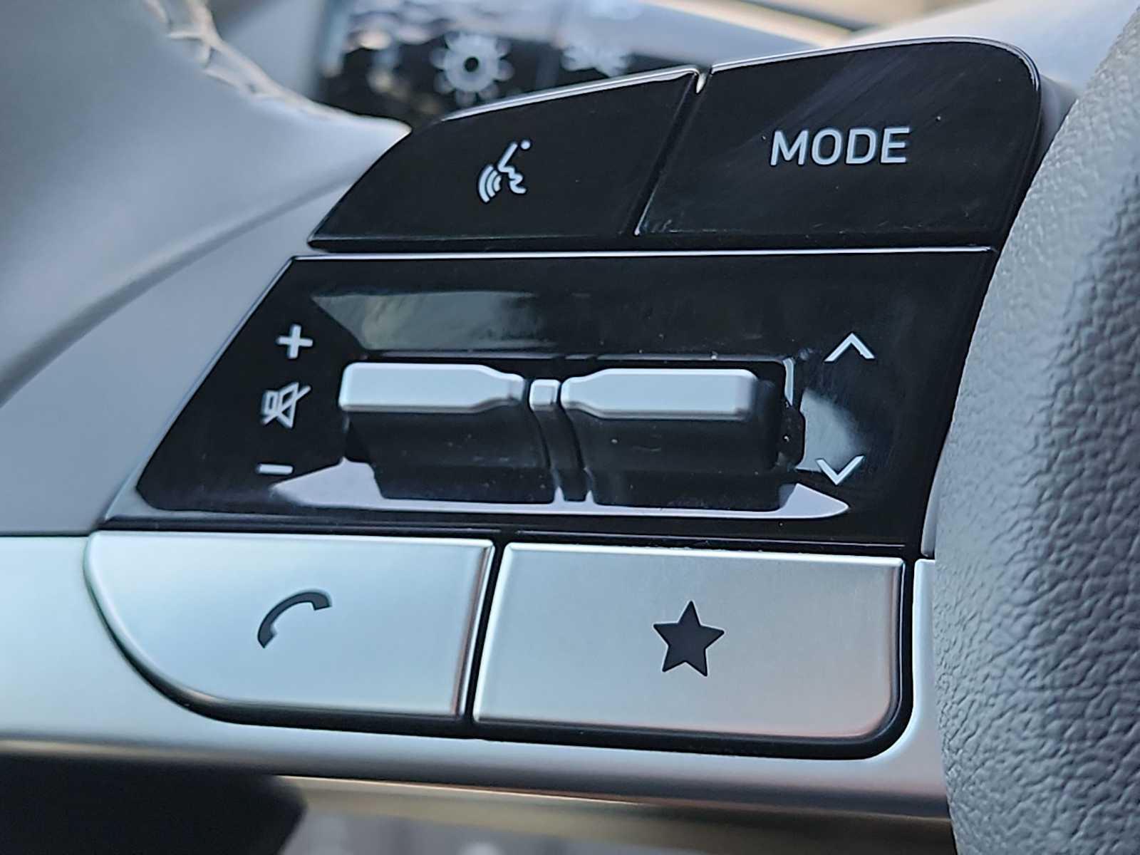 Thumbnail: 2025 Hyundai Elantra - 19