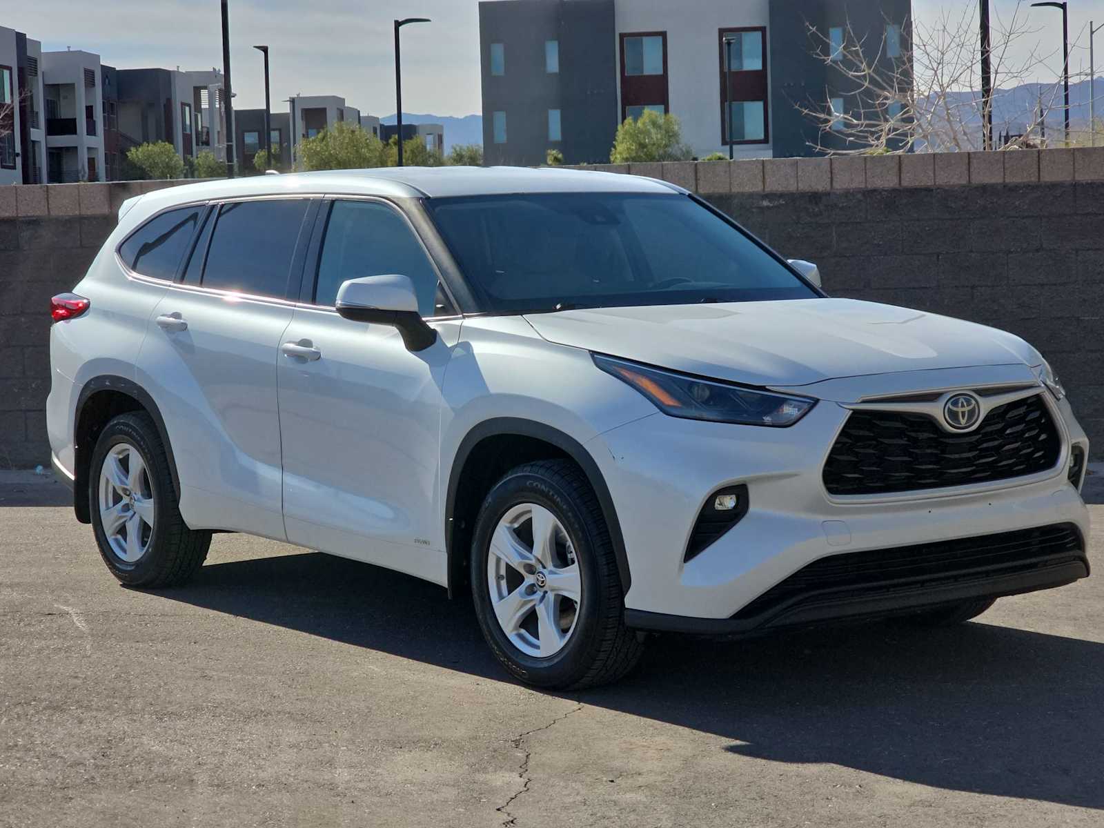 Thumbnail: 2022 Toyota Highlander - 3