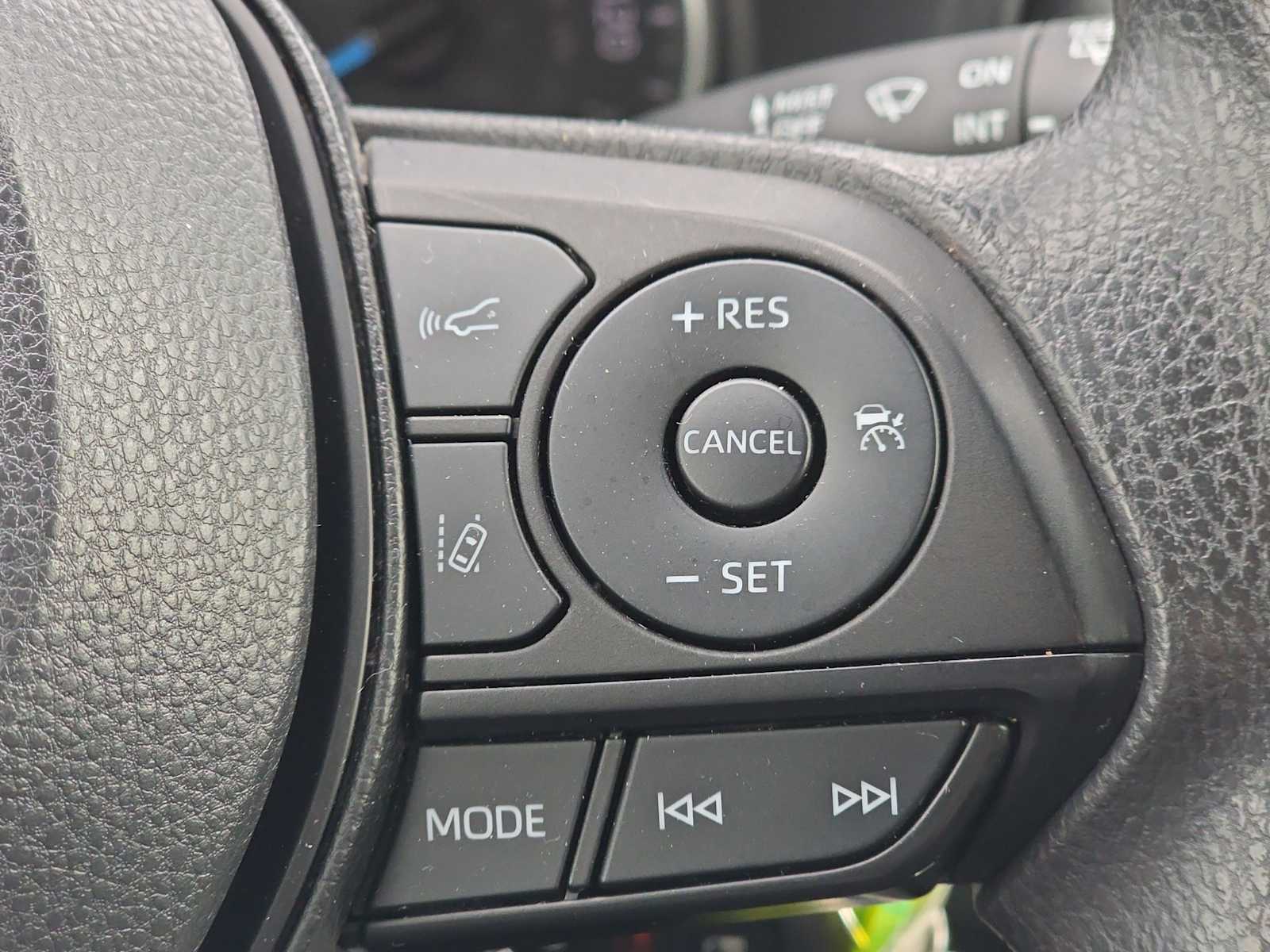 Thumbnail: 2021 Toyota RAV4 - 28