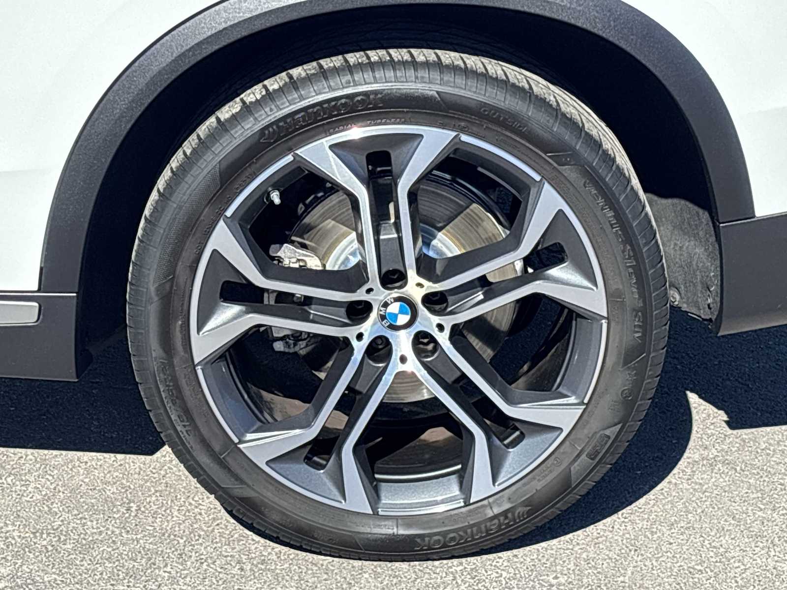 Thumbnail: 2022 BMW X5 - 12