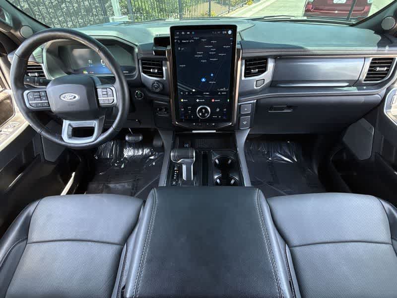 2023 Ford F-150 Lightning Lariat 14