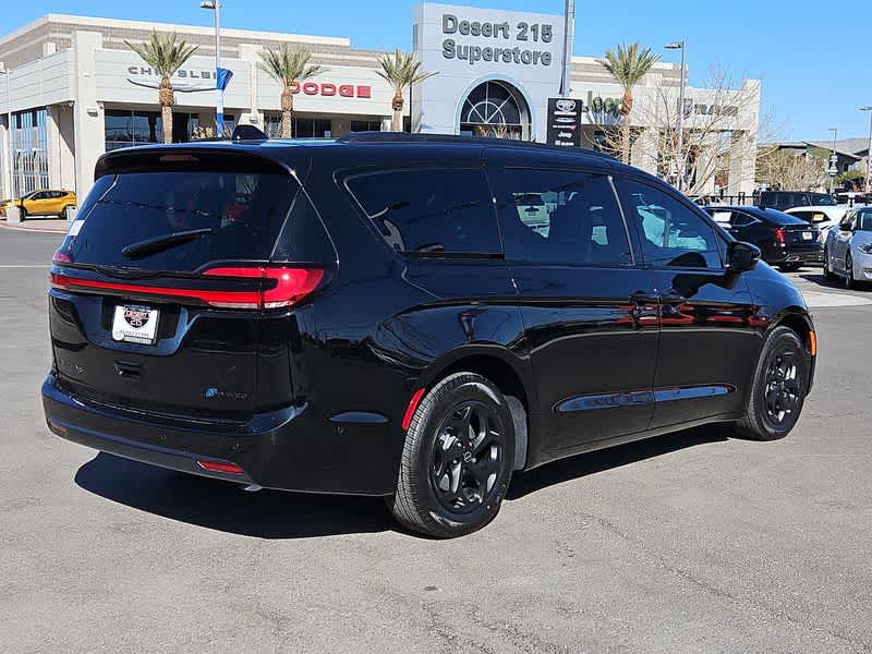 2025 Chrysler Pacifica Hybrid S Appearance 8