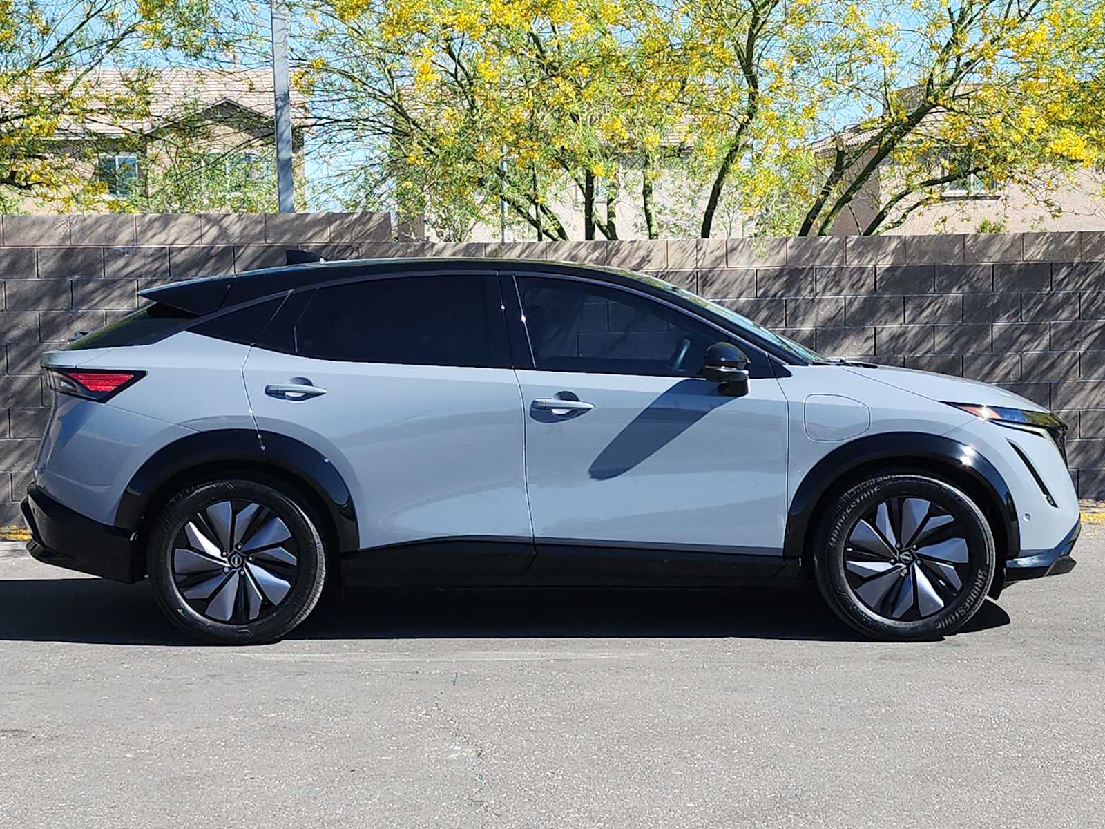 Thumbnail: 2023 Nissan Ariya - 10