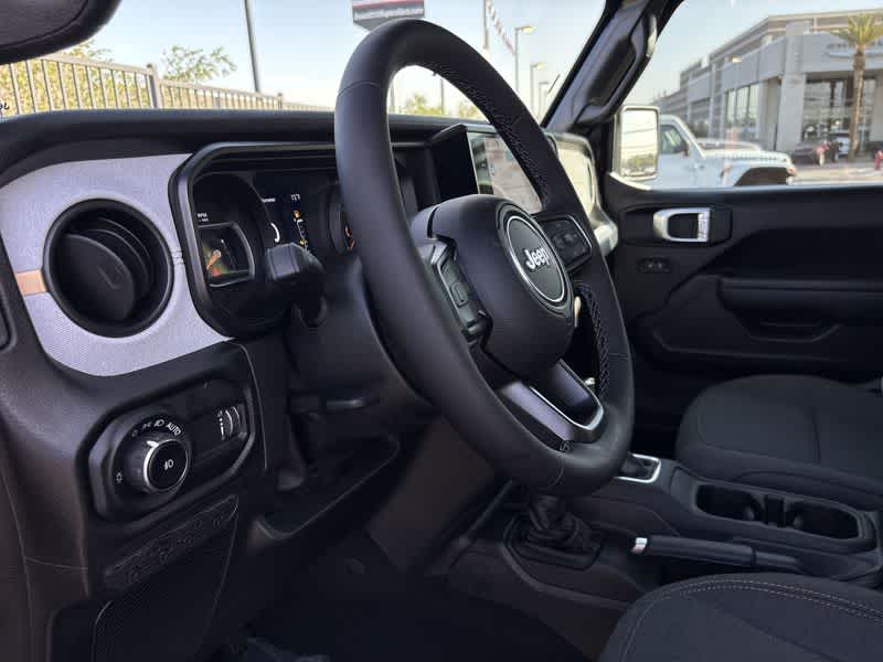 Thumbnail: 2025 Jeep Wrangler - 10