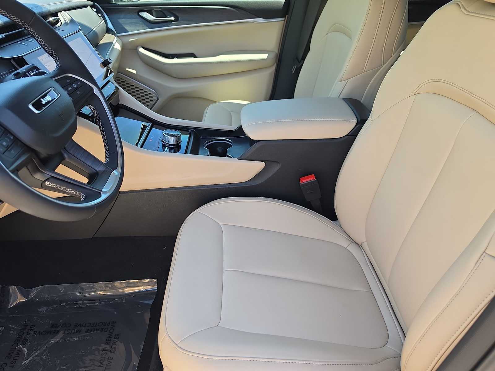 Thumbnail: 2026 Jeep Grand Cherokee - 15