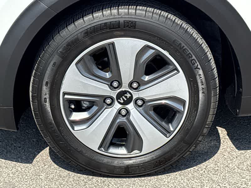 Thumbnail: 2019 Kia Niro - 12