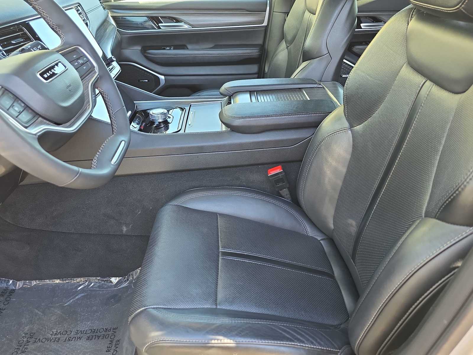 Thumbnail: 2024 Jeep Wagoneer - 15