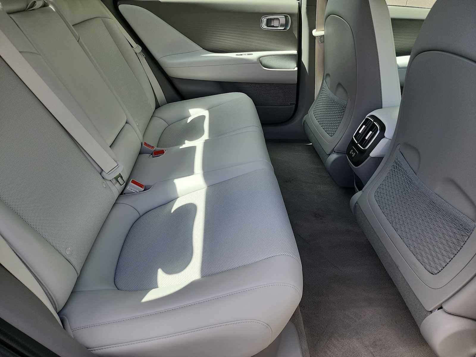 Thumbnail: 2024 Hyundai Ioniq 6 - 17