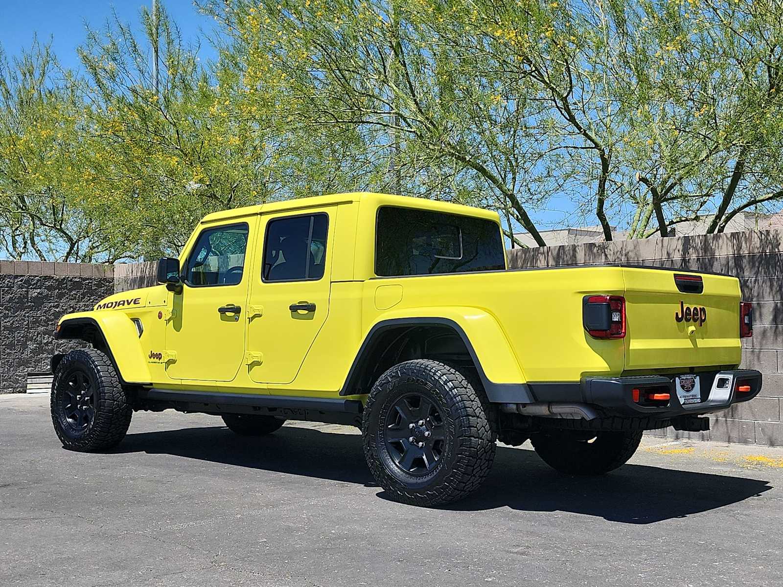 Thumbnail: 2023 Jeep Gladiator - 7