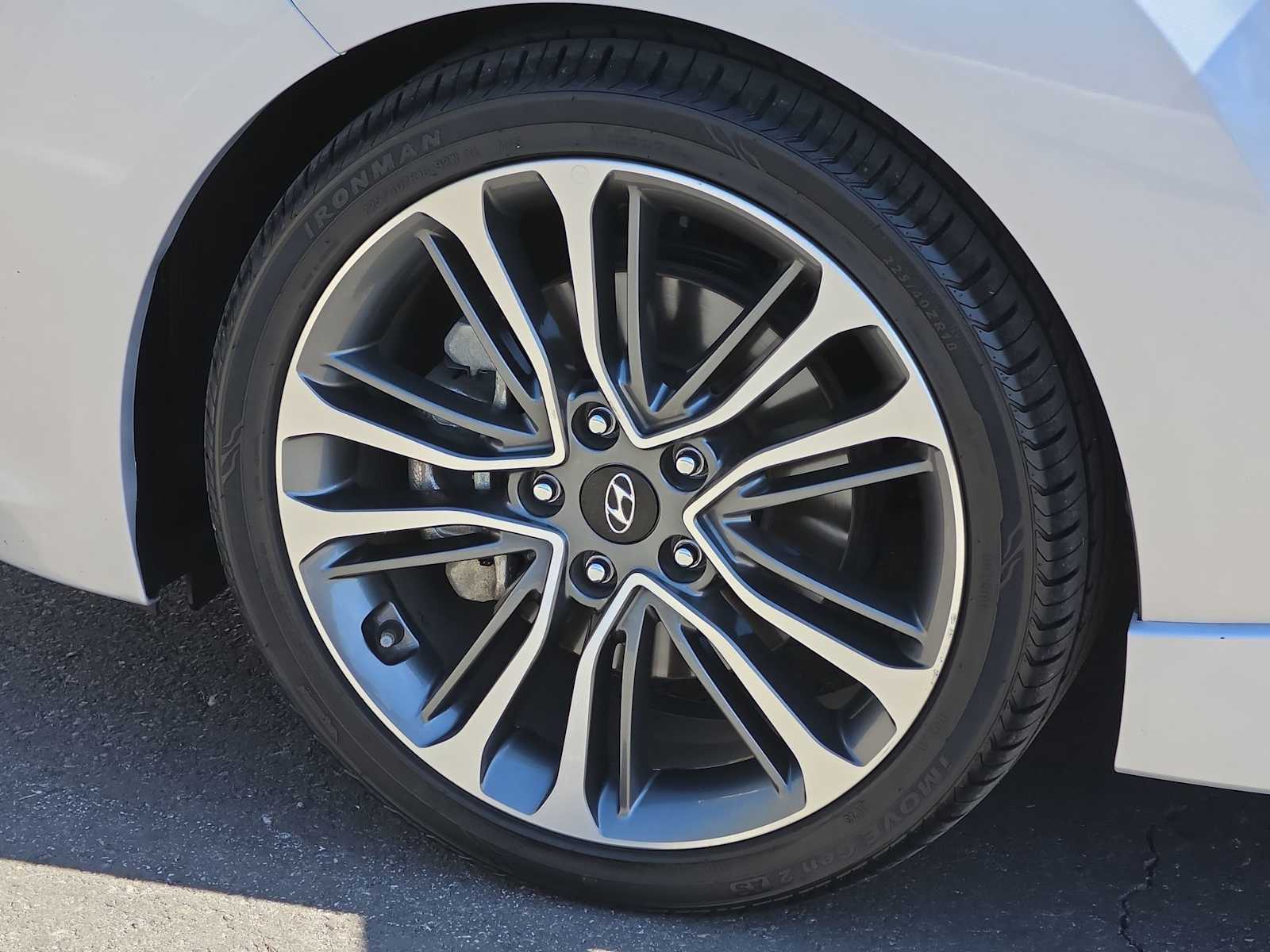 Thumbnail: 2017 Hyundai Veloster - 12