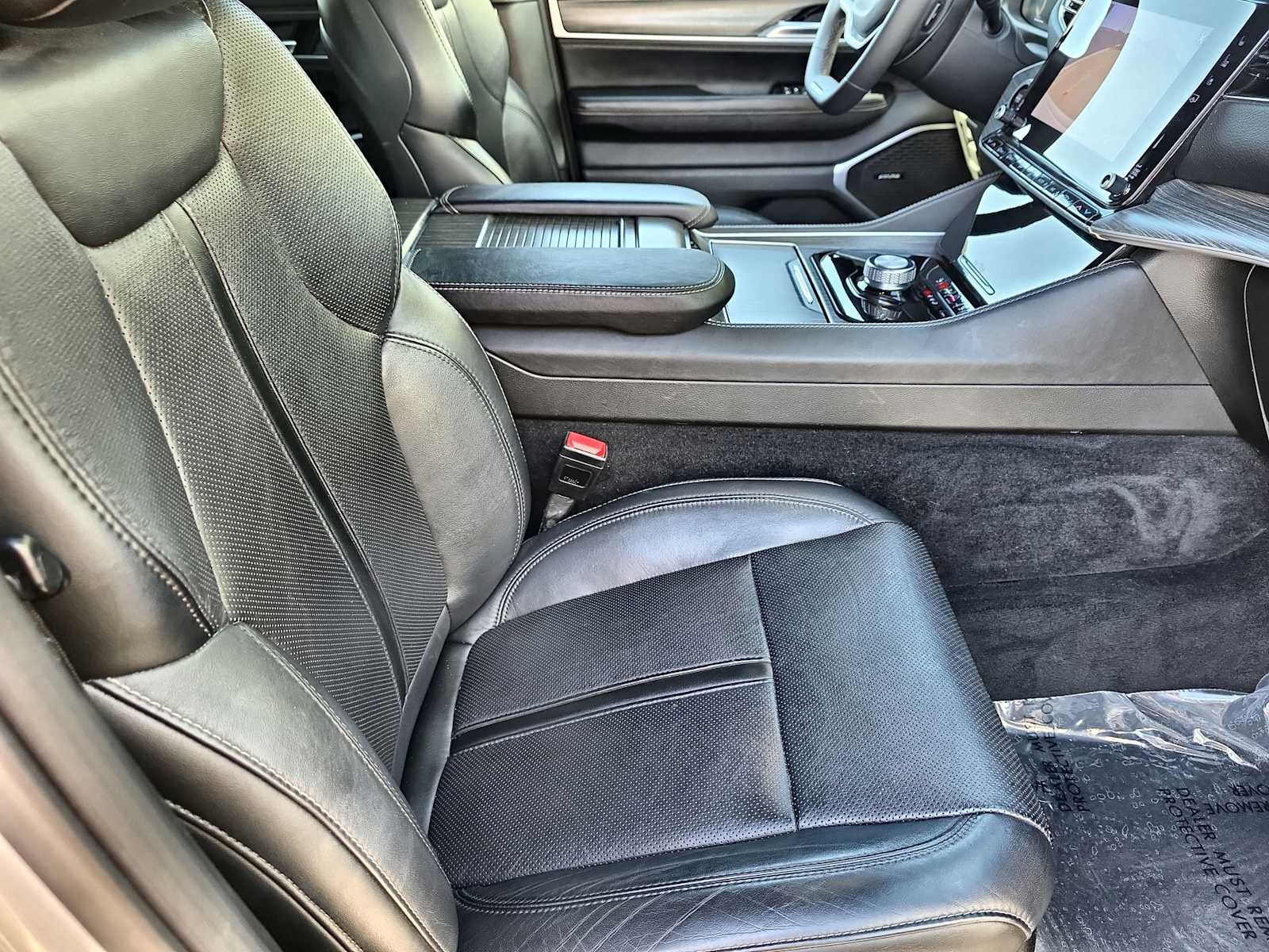 Thumbnail: 2024 Jeep Wagoneer - 18