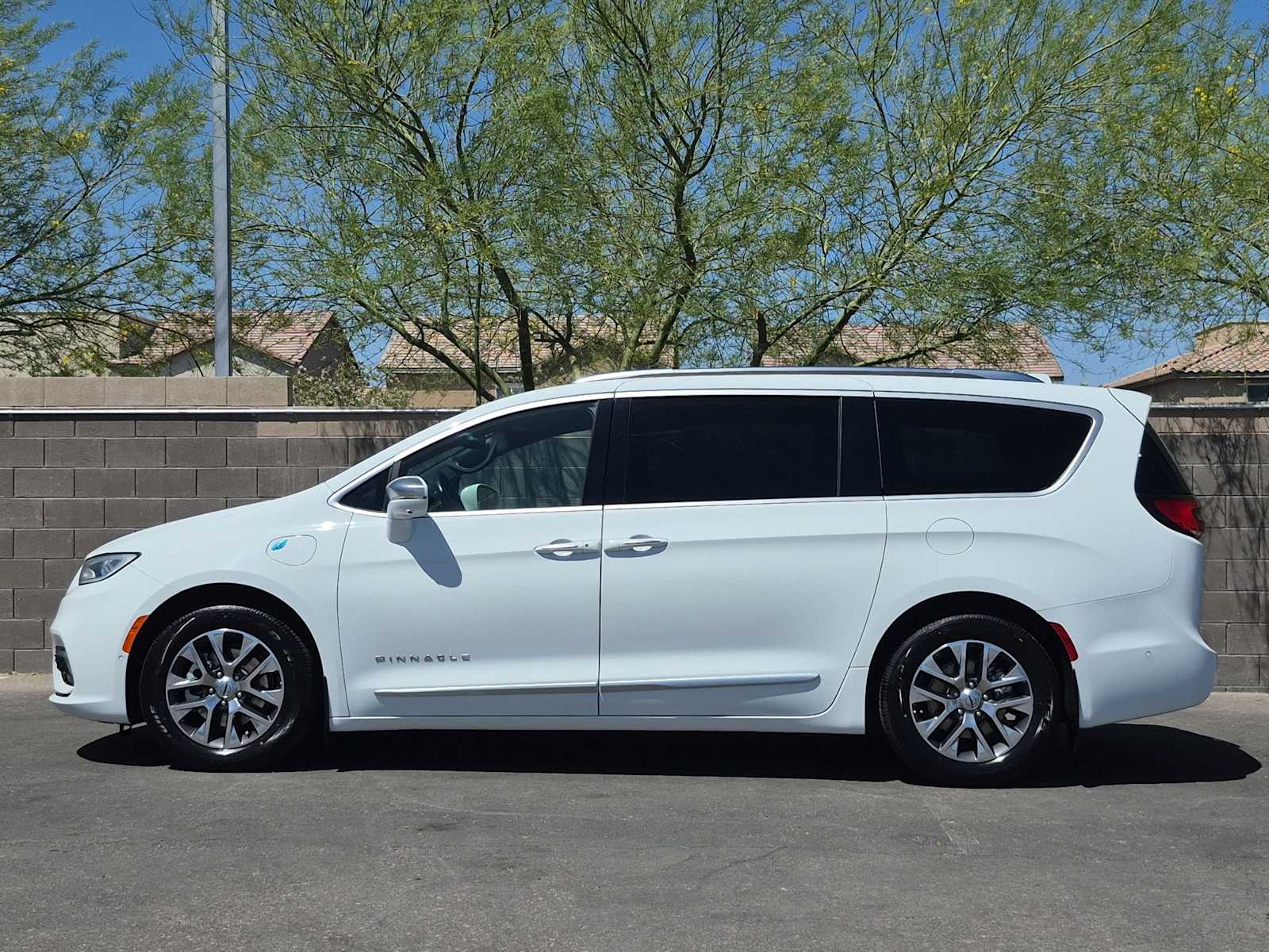 Thumbnail: 2021 Chrysler Pacifica - 6