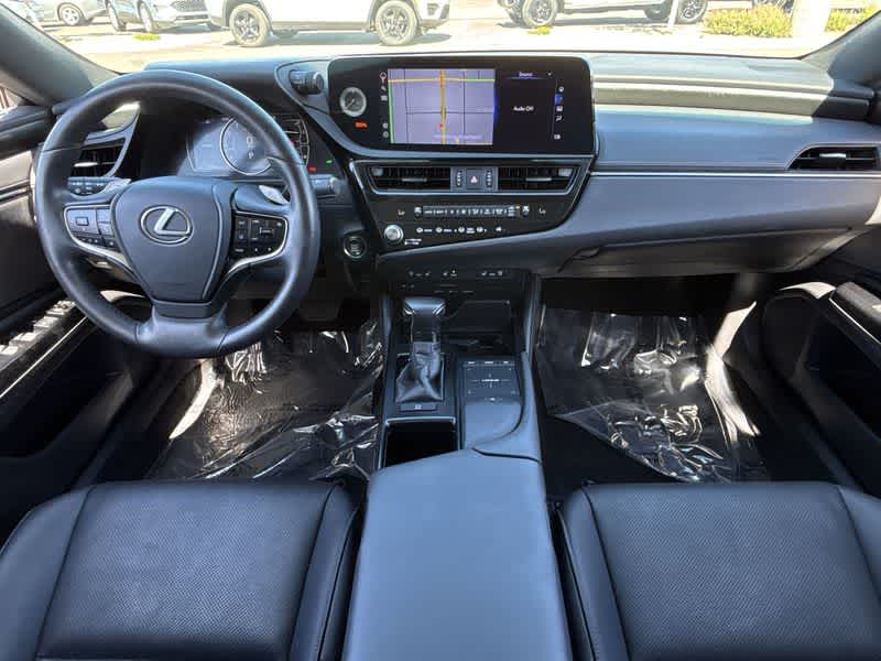 2022 Lexus ES  15