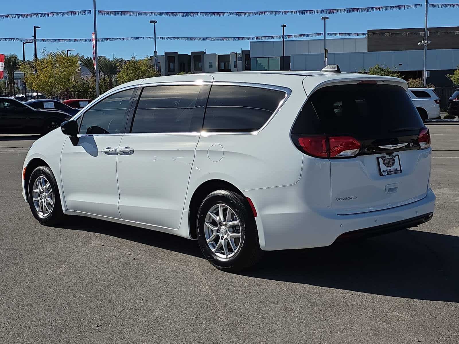 Thumbnail: 2026 Chrysler Voyager - 10