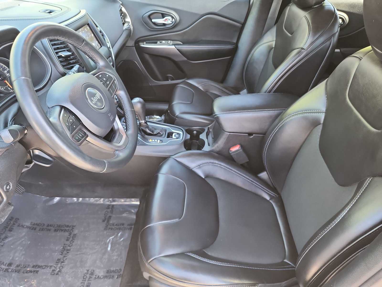 Thumbnail: 2019 Jeep Cherokee - 15