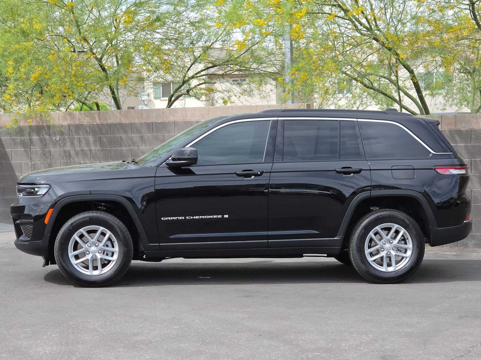 Thumbnail: 2026 Jeep Grand Cherokee - 5