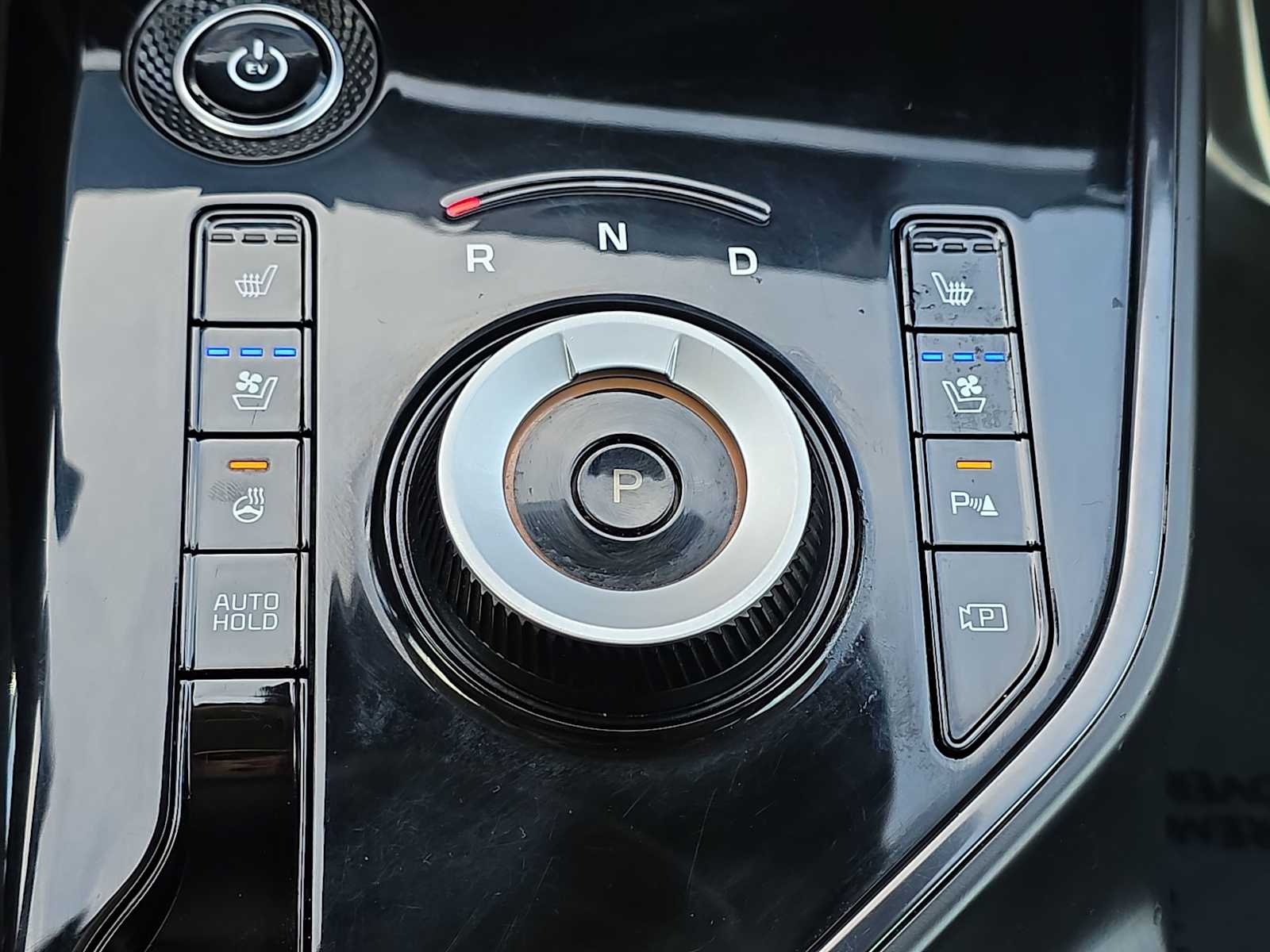 Thumbnail: 2024 Kia Niro - 28