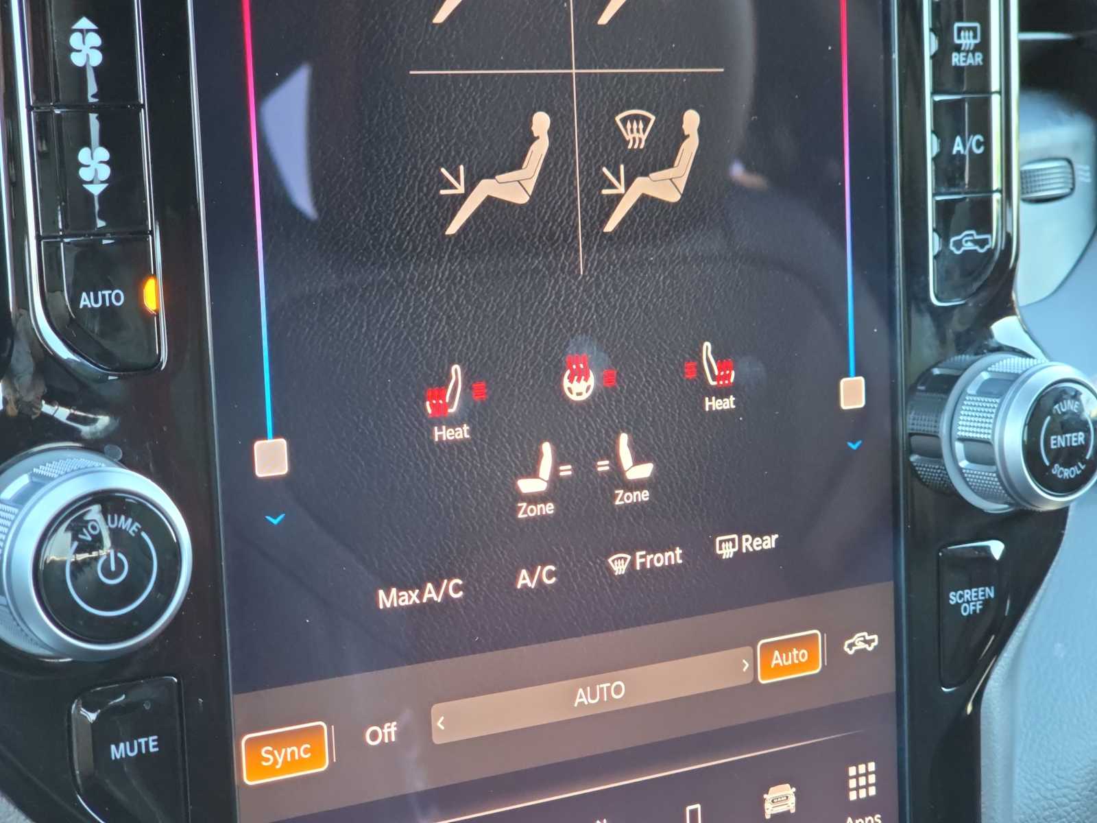 Thumbnail: 2025 RAM 1500 - 28