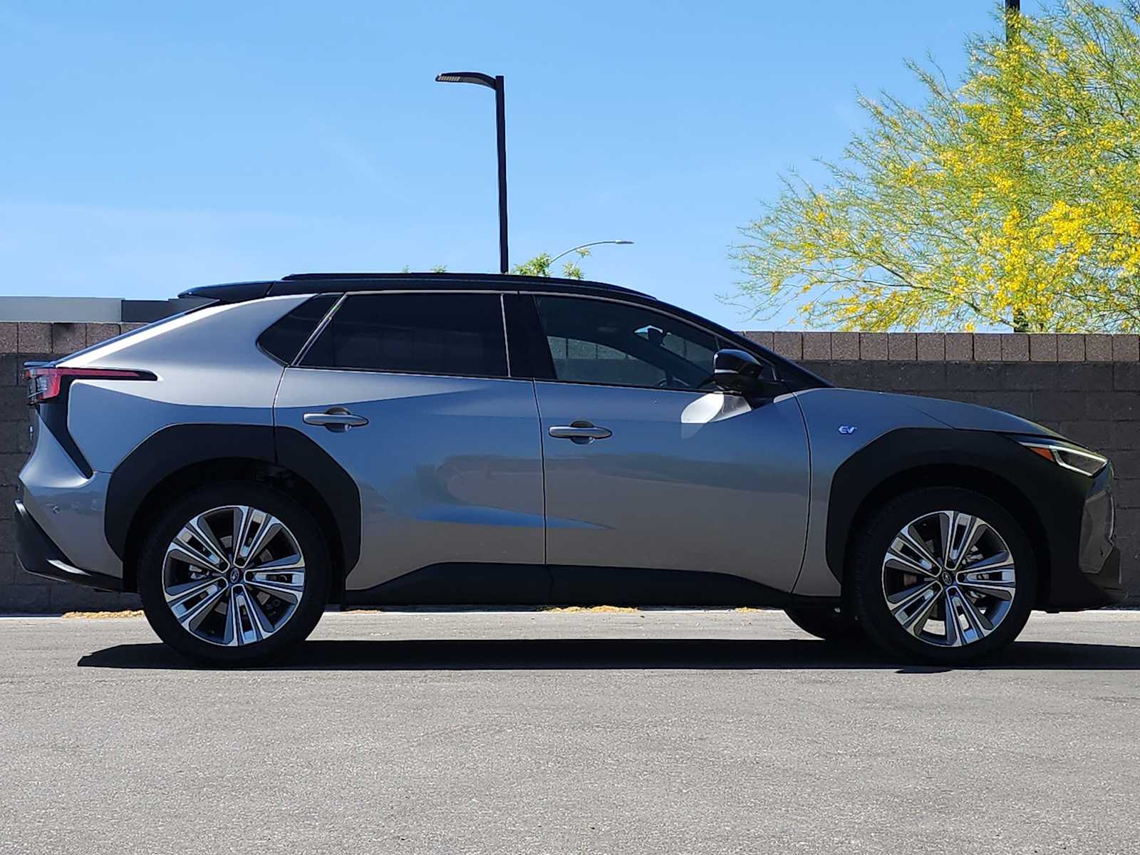 Thumbnail: 2024 Subaru Solterra - 10