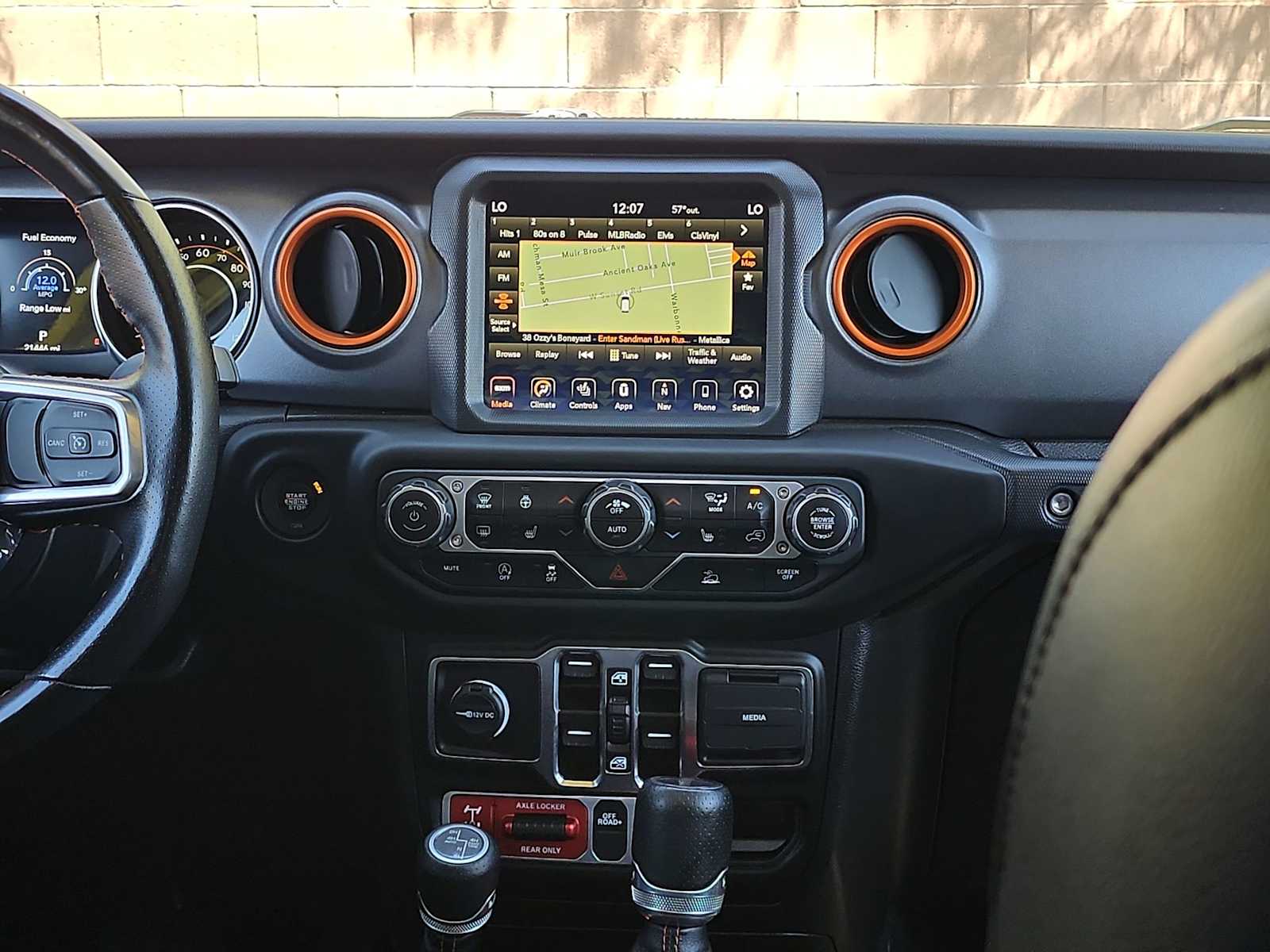 Thumbnail: 2023 Jeep Gladiator - 20