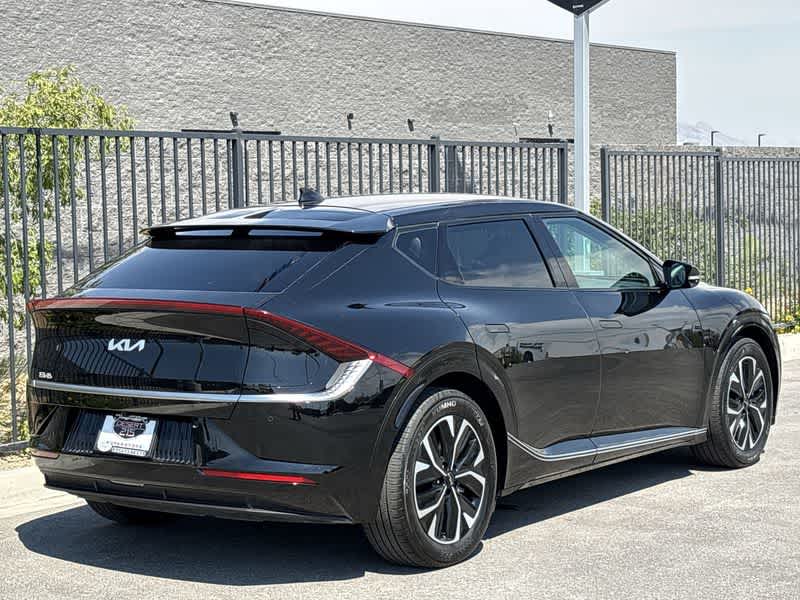 Thumbnail: 2022 Kia EV6 - 8