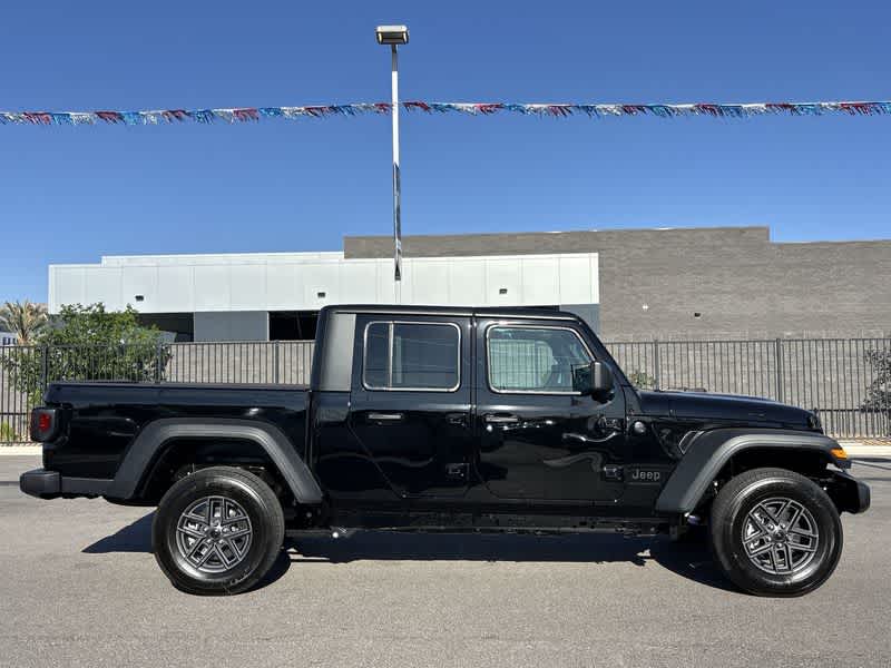 Thumbnail: 2025 Jeep Gladiator - 9