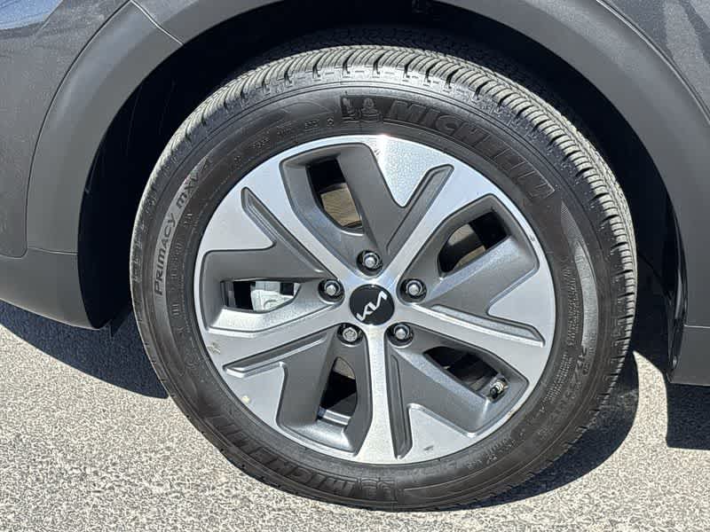 2022 Kia Niro S 12