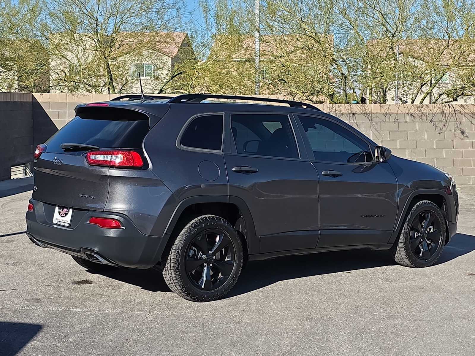 Thumbnail: 2017 Jeep Cherokee - 9