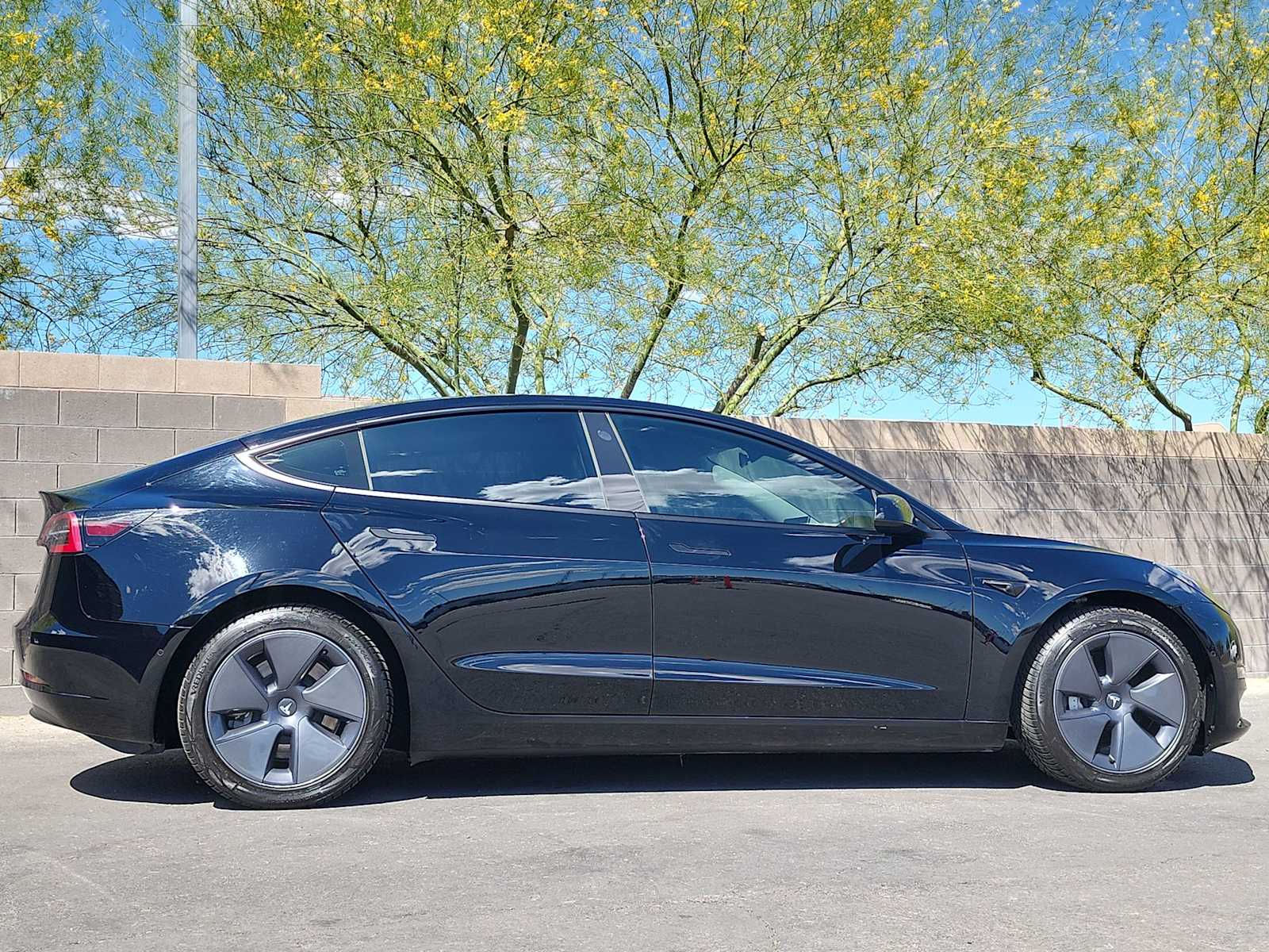 Thumbnail: 2022 Tesla Model 3 - 10