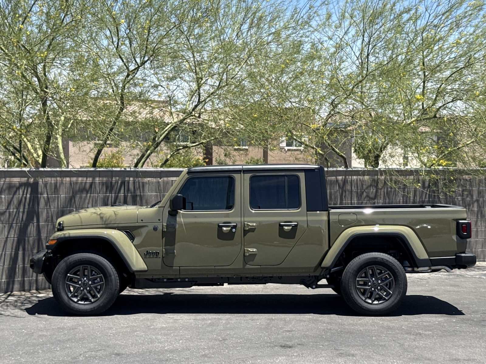 Thumbnail: 2026 Jeep Gladiator - 5