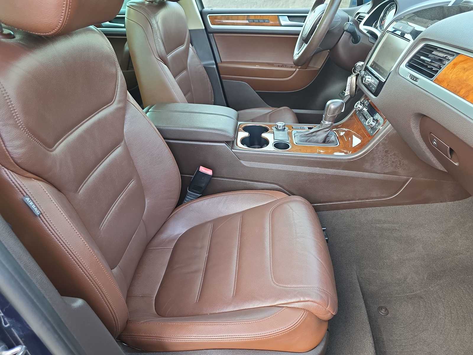 Thumbnail: 2014 Volkswagen Touareg - 18