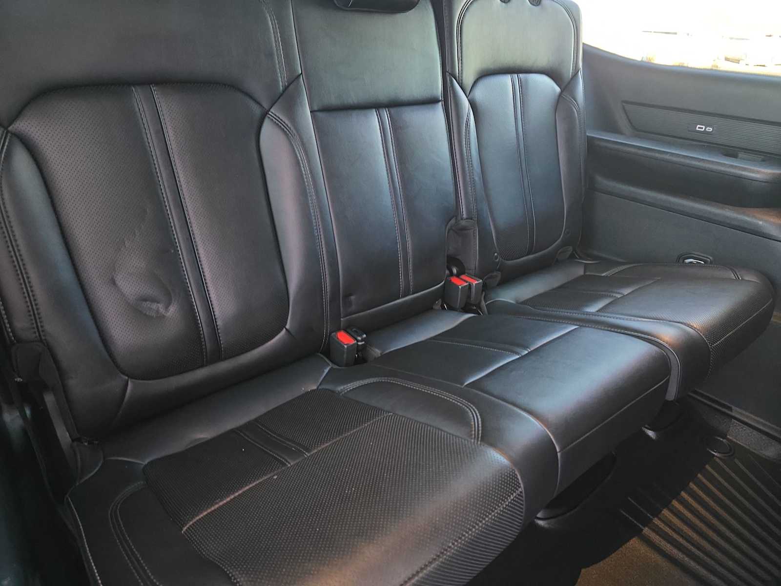 Thumbnail: 2022 Jeep Wagoneer - 30