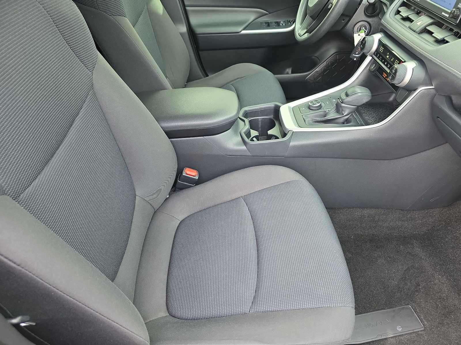 Thumbnail: 2021 Toyota RAV4 - 18