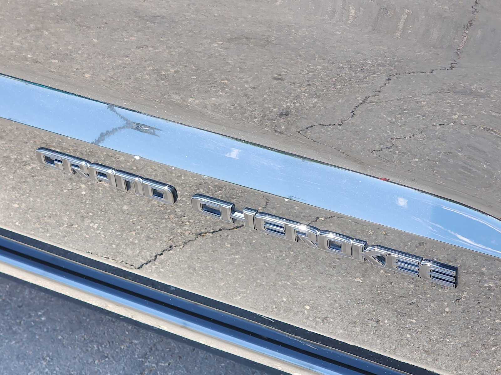 Thumbnail: 2020 Jeep Grand Cherokee - 11
