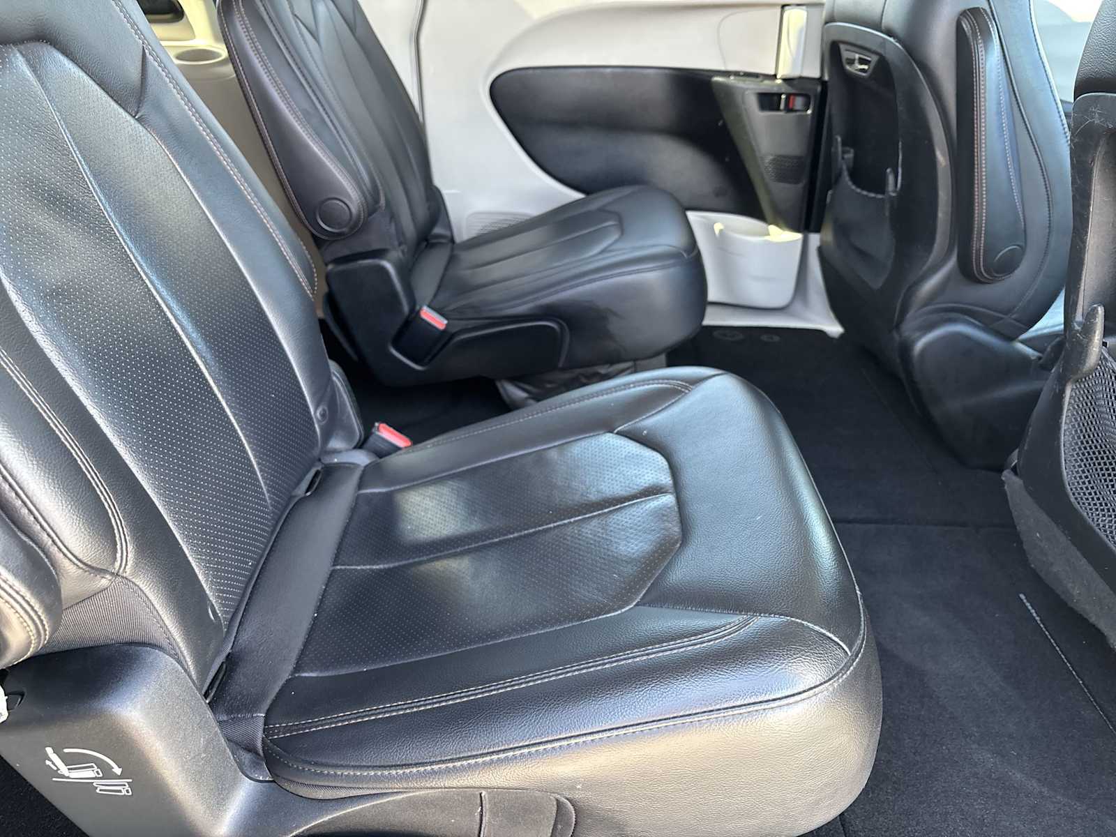 Thumbnail: 2018 Chrysler Pacifica - 17