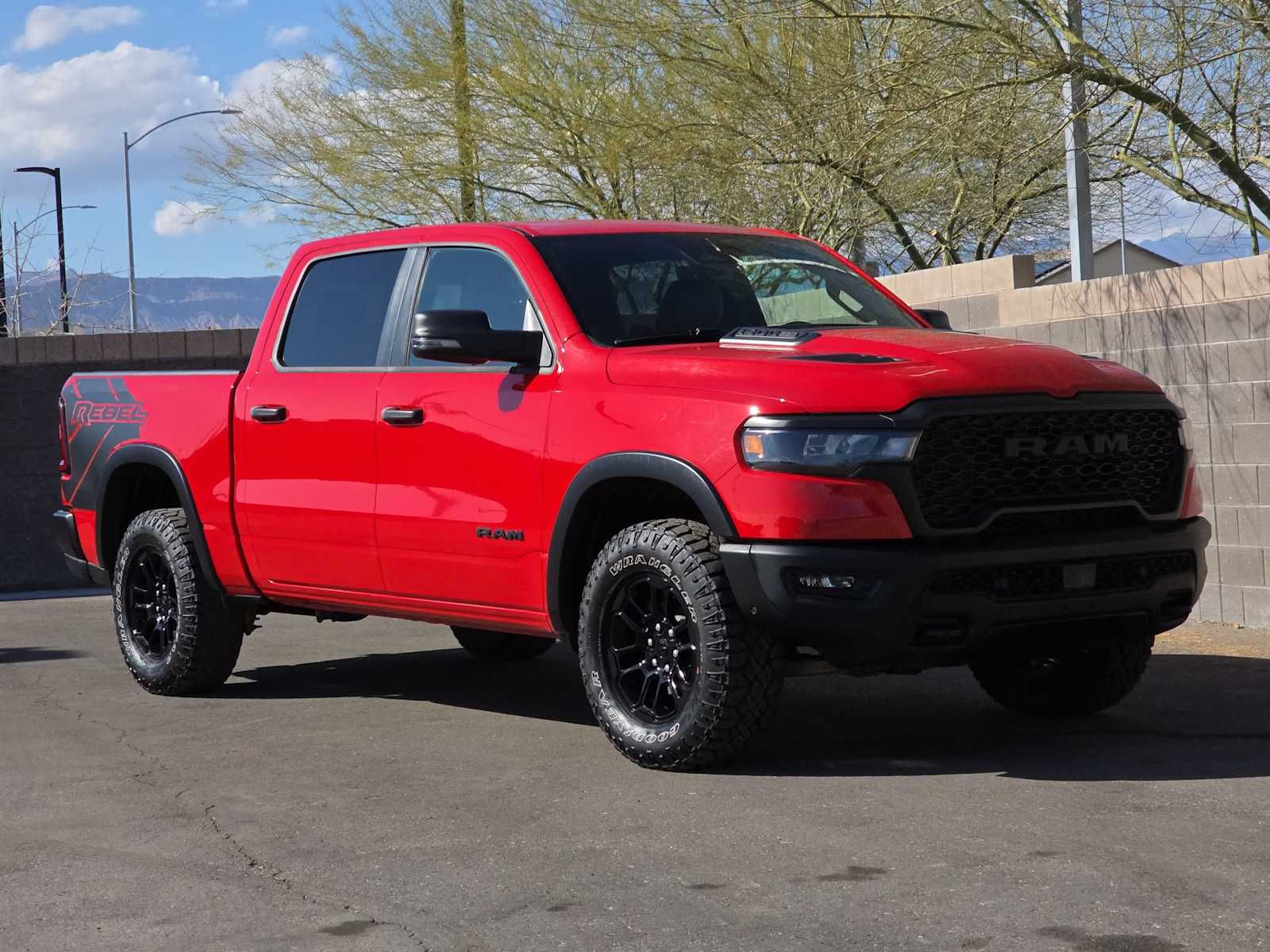 Thumbnail: 2025 RAM 1500 - 3