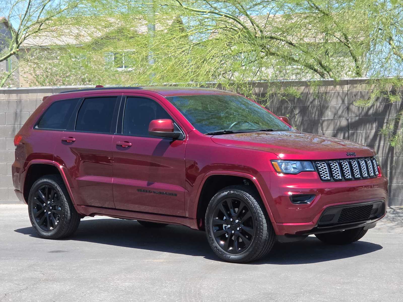 Thumbnail: 2019 Jeep Grand Cherokee - 3