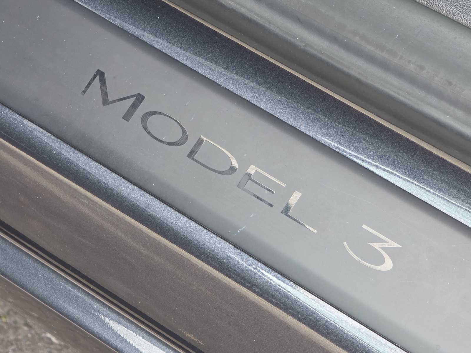 Thumbnail: 2023 Tesla Model 3 - 11