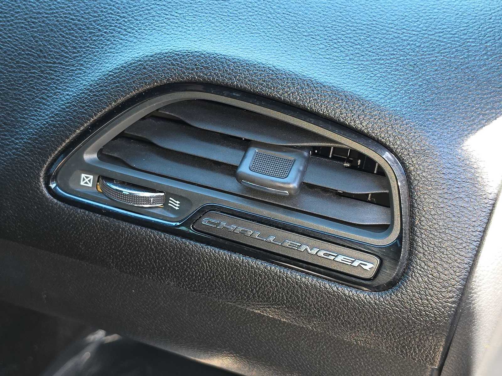 Thumbnail: 2022 Dodge Challenger - 11