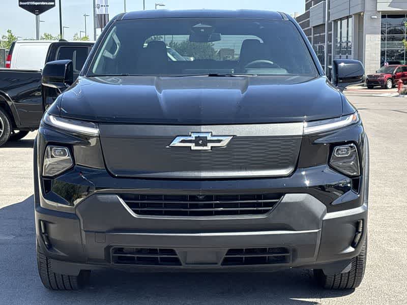 Thumbnail: 2024 Chevrolet Silverado EV - 3