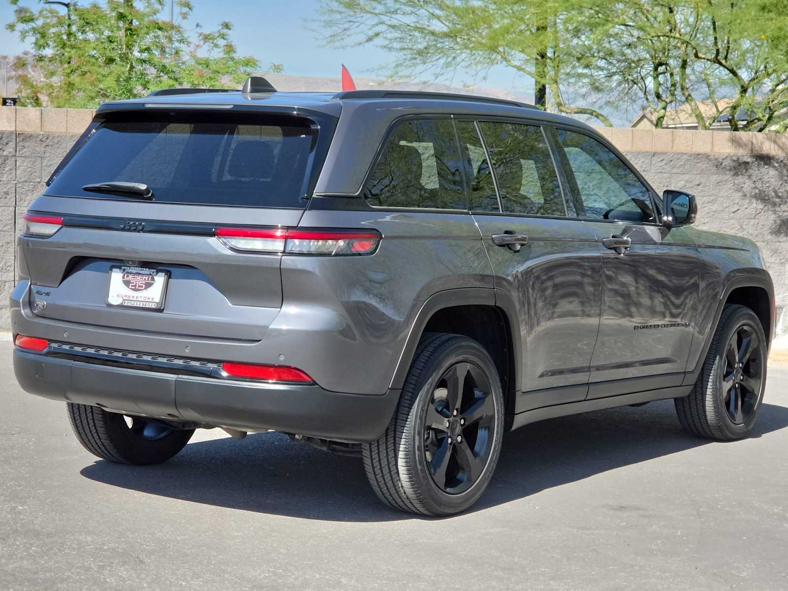 Thumbnail: 2023 Jeep Grand Cherokee - 9