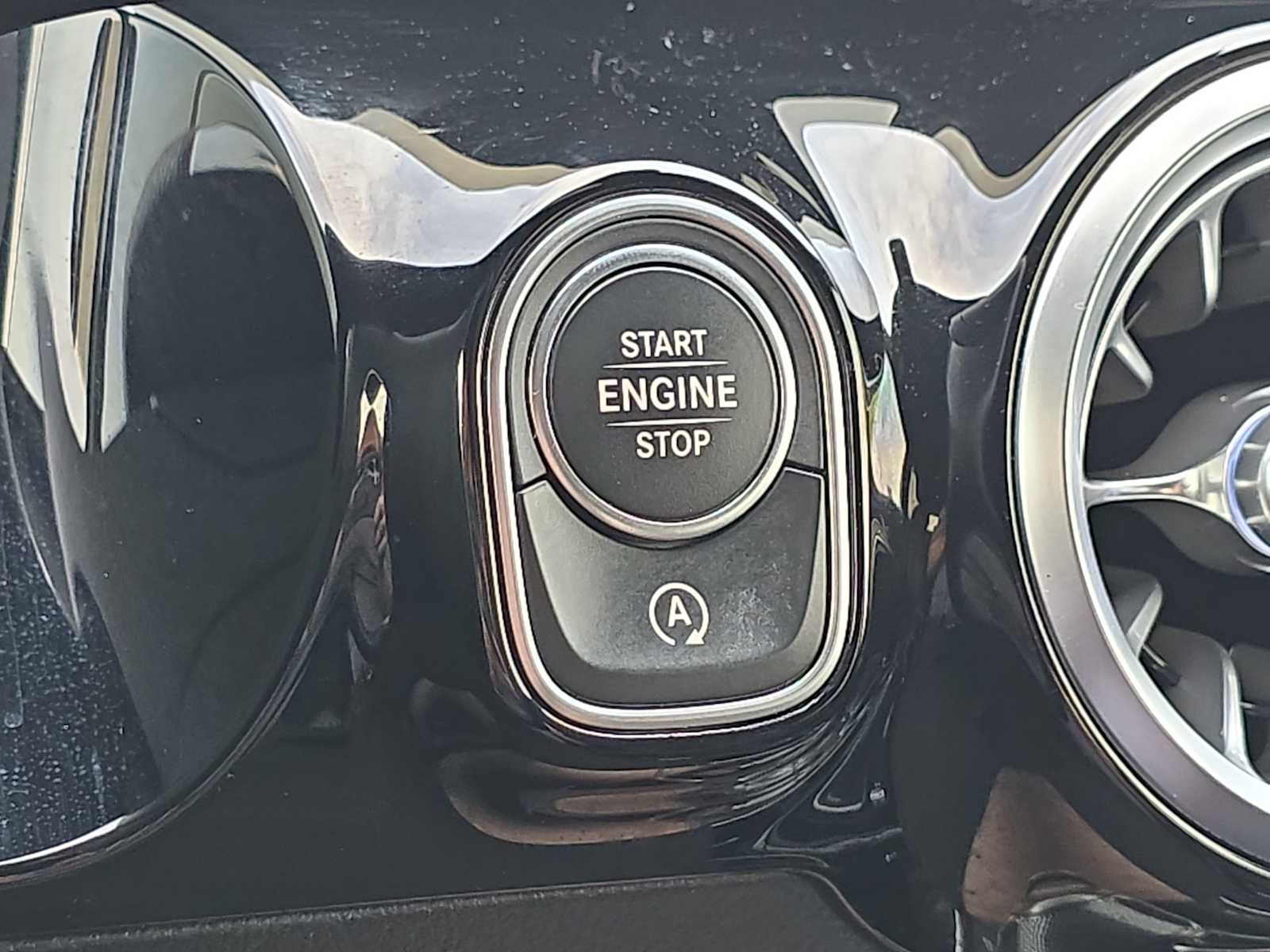 Thumbnail: 2021 Mercedes-Benz GLA - 24