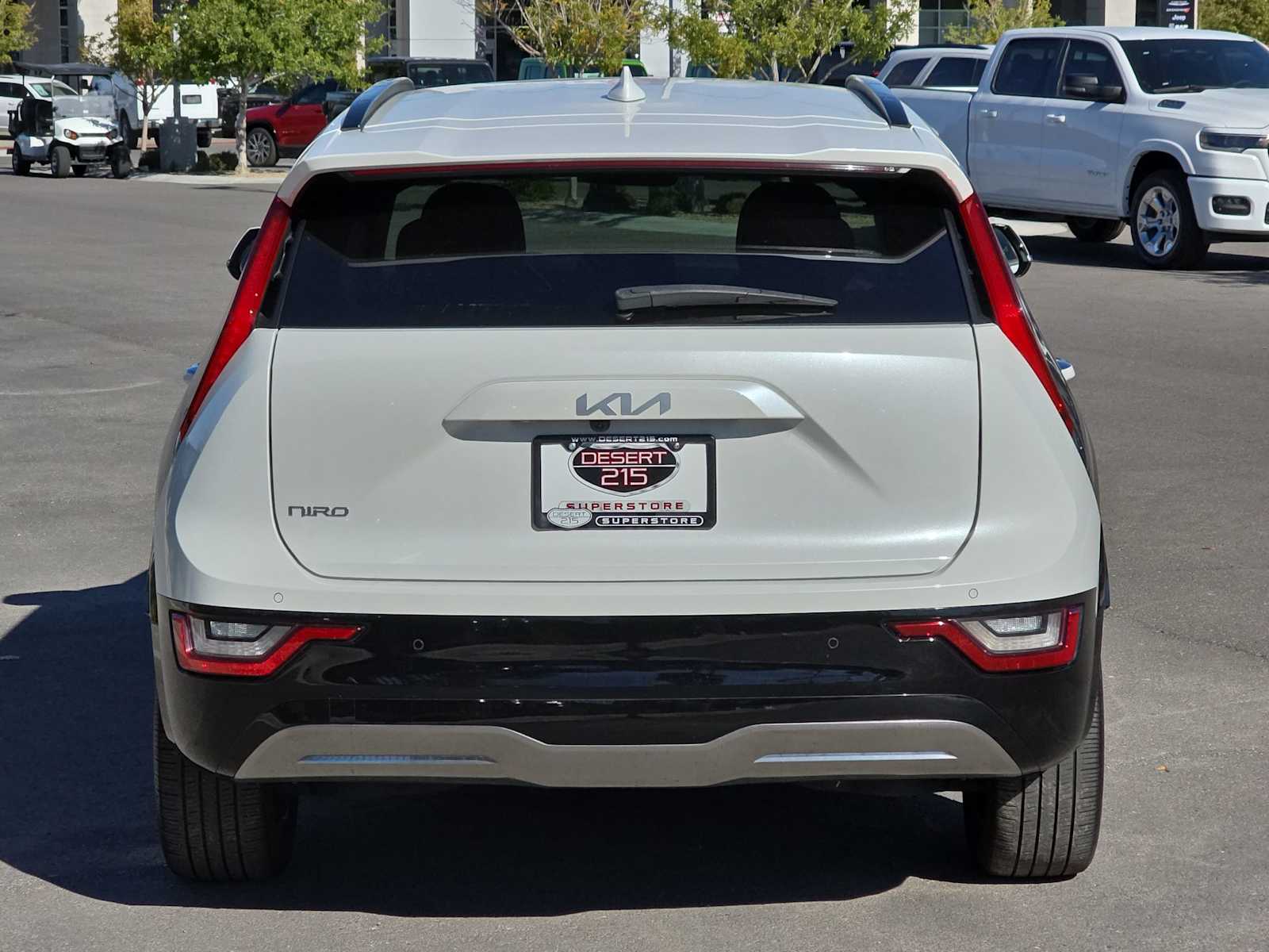 Thumbnail: 2023 Kia Niro - 8