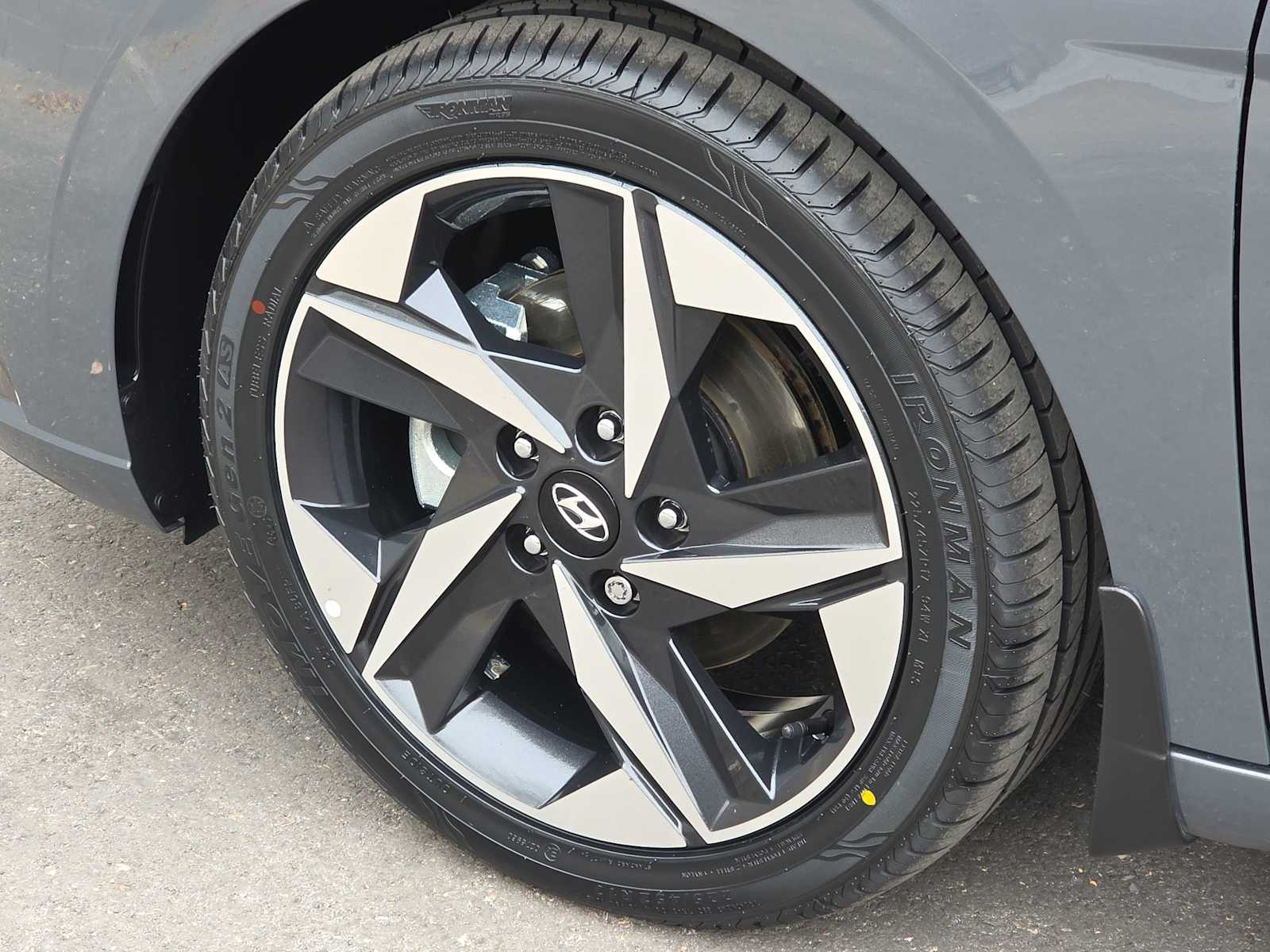 Thumbnail: 2023 Hyundai Elantra - 12