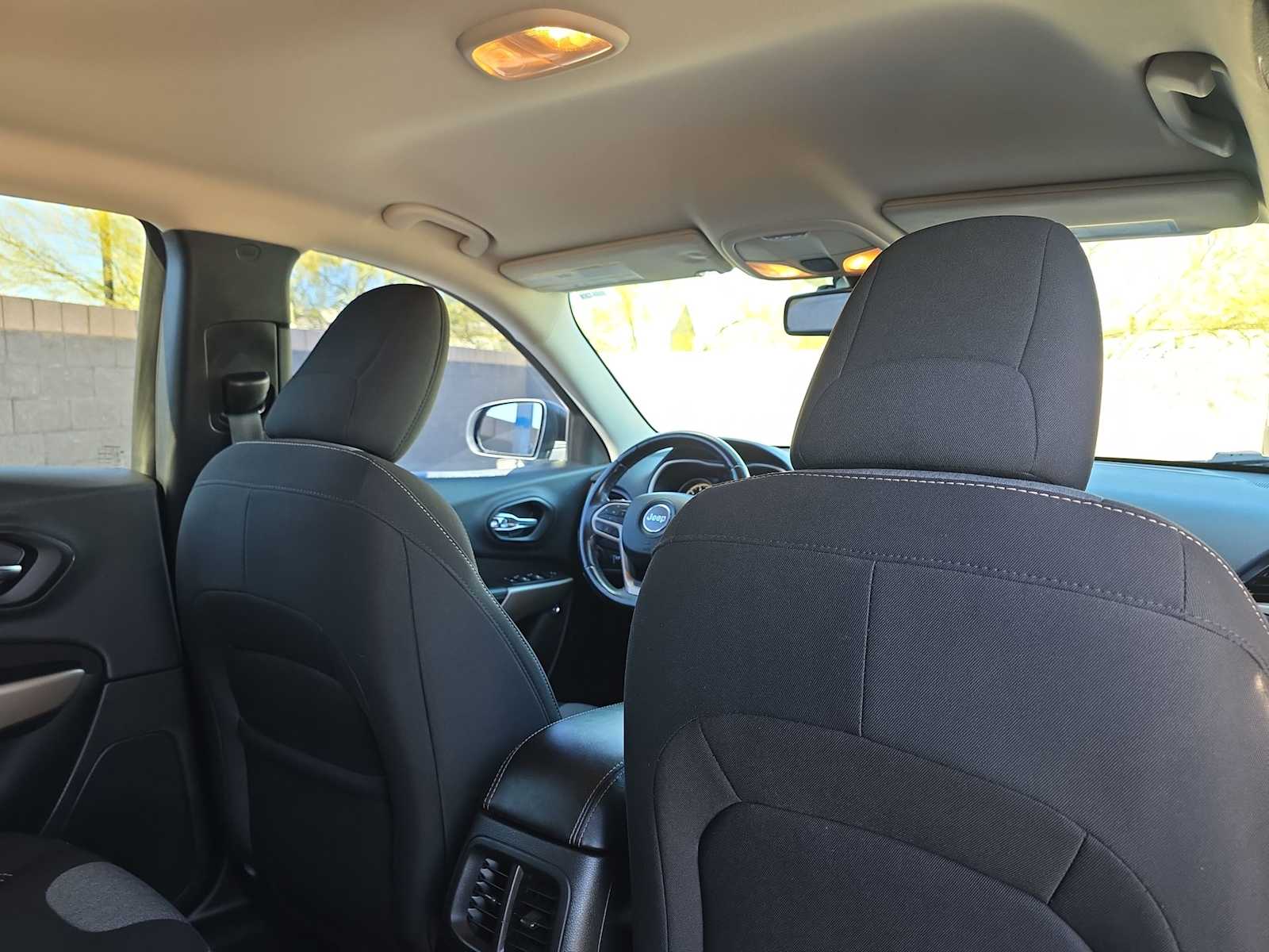 Thumbnail: 2017 Jeep Cherokee - 17